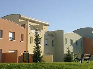 Park & Suites Village Marne La Vallee-montevrain 아파트 *