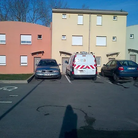 Park & Suites Village Marne La Vallee-montevrain 아파트 *