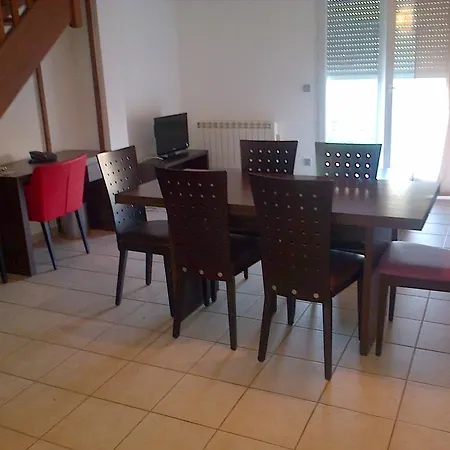 Park & Suites Village Marne La Vallee-montevrain *